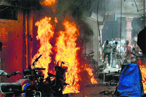 Bomb attack on private hospital in Allahabad; no one injured
